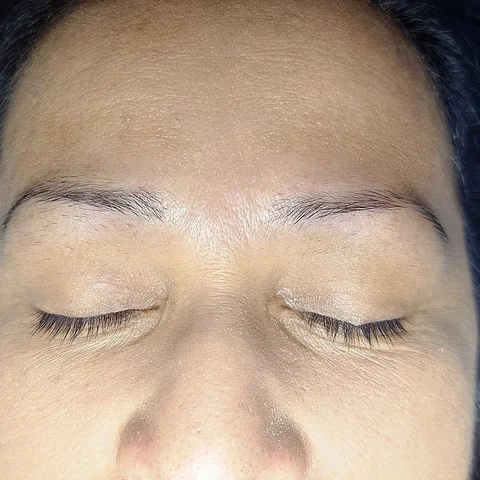 Sobrancelha antes do microblading